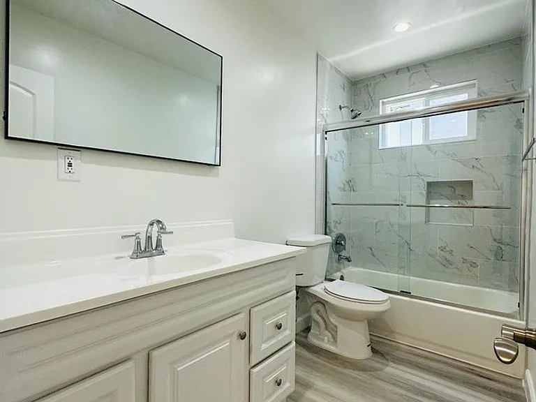 4021 Stevely Ave — Photo 12
