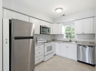 25736 Lira Ln, Warren, MI 48089