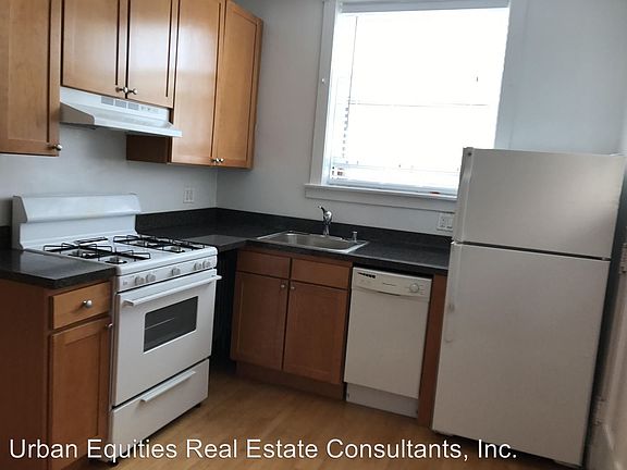 2nd image of 1618 W Granville Ave APT 2S