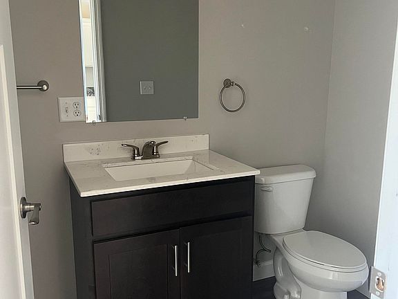 4th image of 195 Phillips Park Dr #206