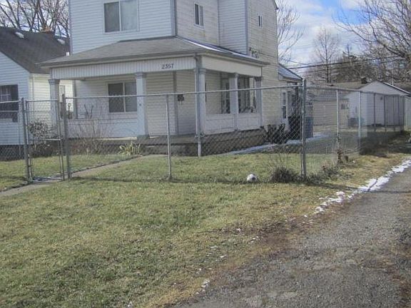 2nd image of 2357 Hiawatha Park Dr