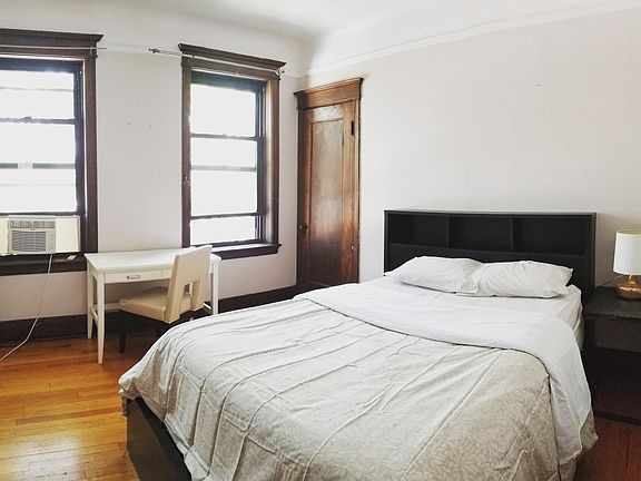 5th image of 823 W Diversey Pkwy #3