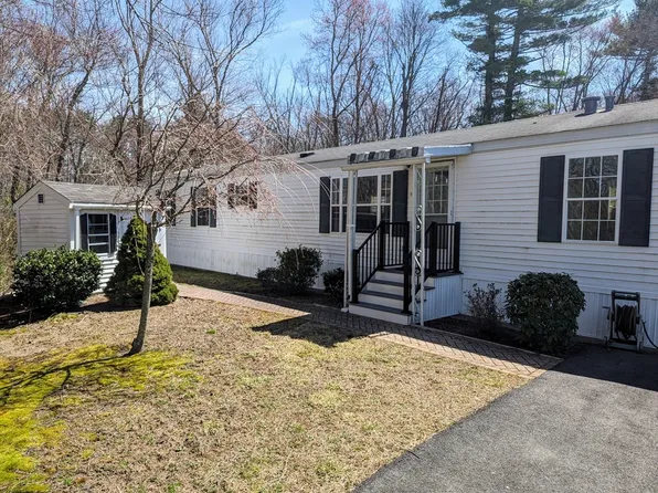 27 Smith St #24, Norton, MA 02766
