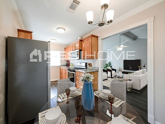 4th image of 3307 Hanover Dr
