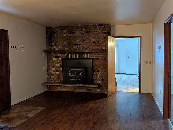 5th image of 810 Dewitt Dr