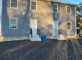 156 Grove Ave #B, Groton, CT 06340