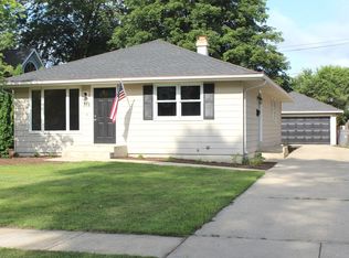 312 S Weston Ave, Elgin, IL 60123