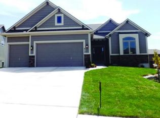 719 Franklin Dr, Raymore, MO 64083