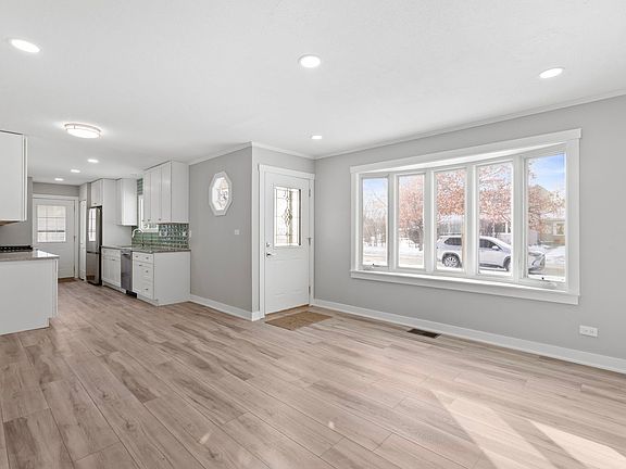 5th image of 475 E Merle Ln