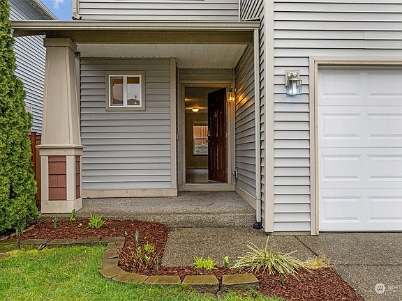 2nd image of 2740 SW Egret Street