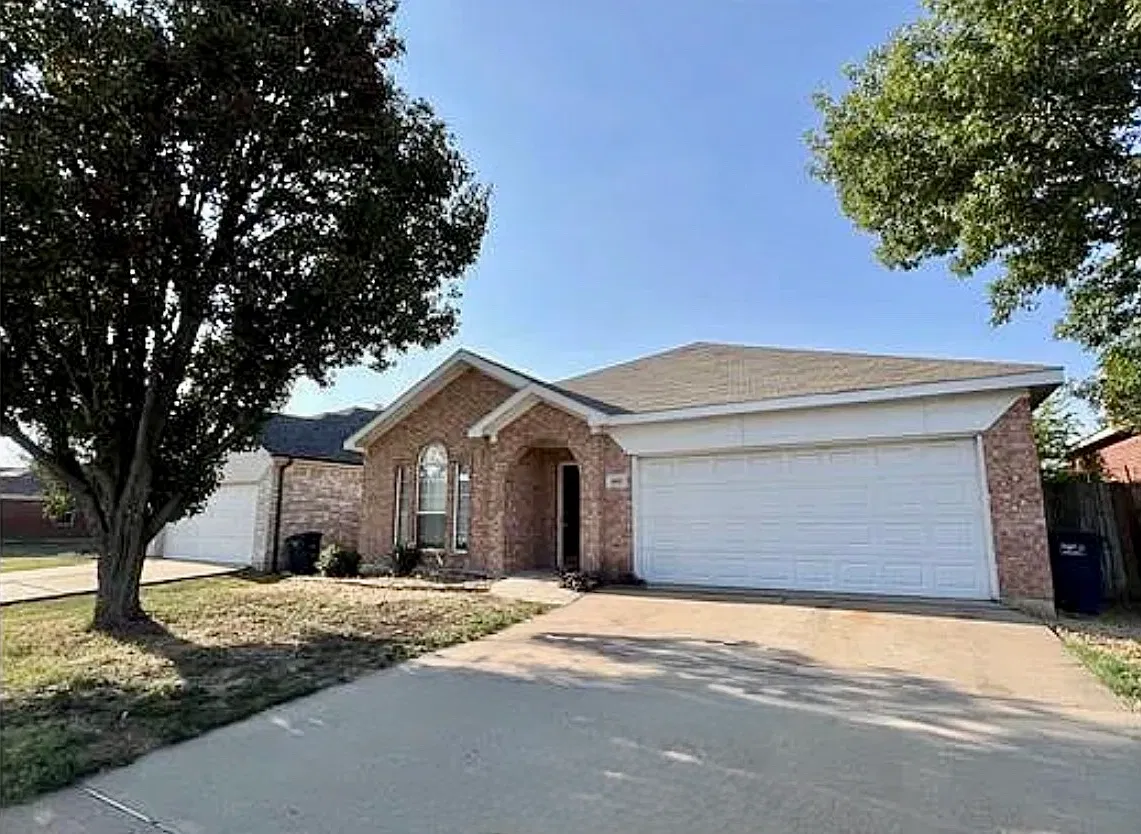 4 bed, 1929 sqft, $2,150 — Photo 3