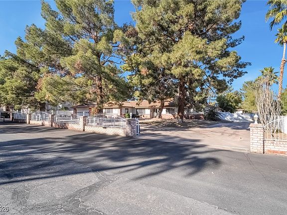 4th image of 4250 E Quail Ave