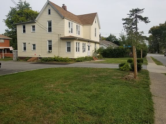 2nd image of 325 Tenafly Rd #7