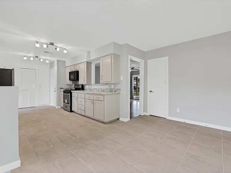 8619 Norton Dr — Photo 6