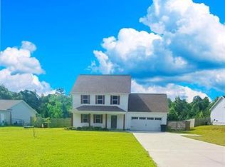 662 Riggs Rd, Hubert, NC 28539