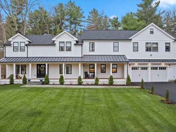 7 Circle Dr, Dover, MA 02030