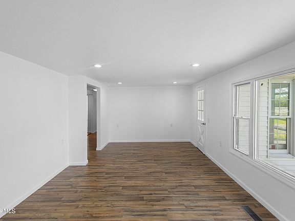 3rd image of 2861 Latcha Rd