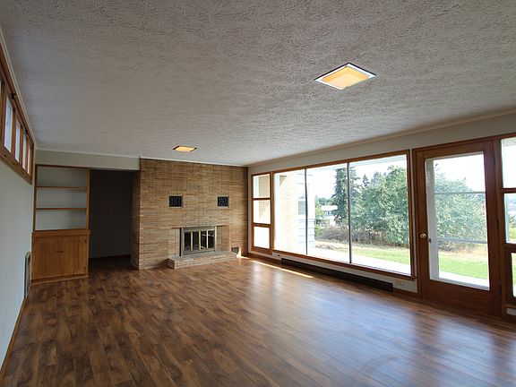 3rd image of 13607 E Valleyway Ave