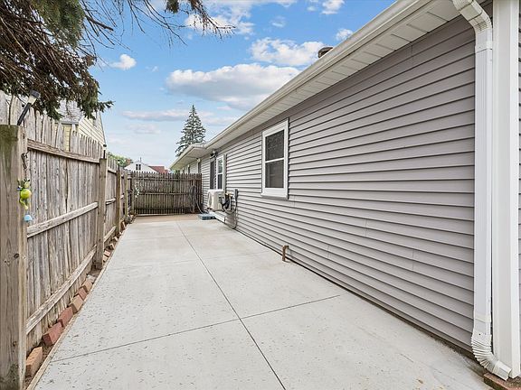 3rd image of 1221 S 10th St
