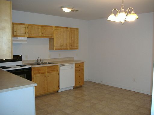 5th image of 603 E Pinion St
