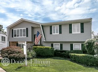 14 Barbara Lynn Ct, Plainview, NY 11803