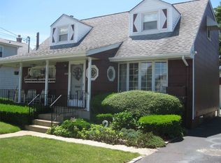 1858 Beltagh Pl, North Bellmore, NY 11710
