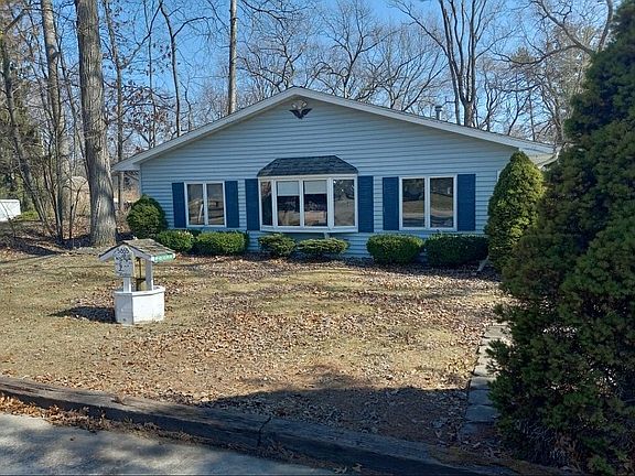 3rd image of 5855 Wallace Dr