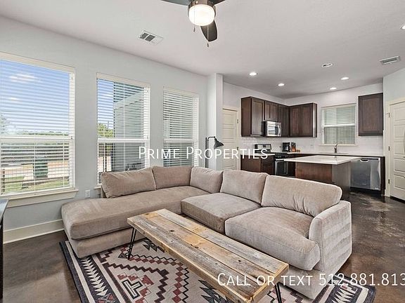 3rd image of 2813 Stock Dr