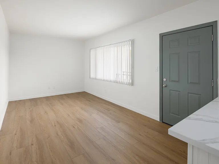 1647 Grand Ave #1 — Photo 8
