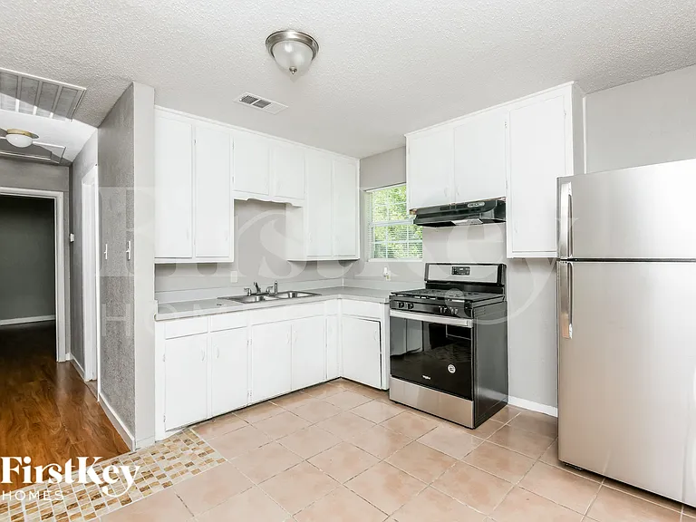 2217 Major Dr — Photo 8