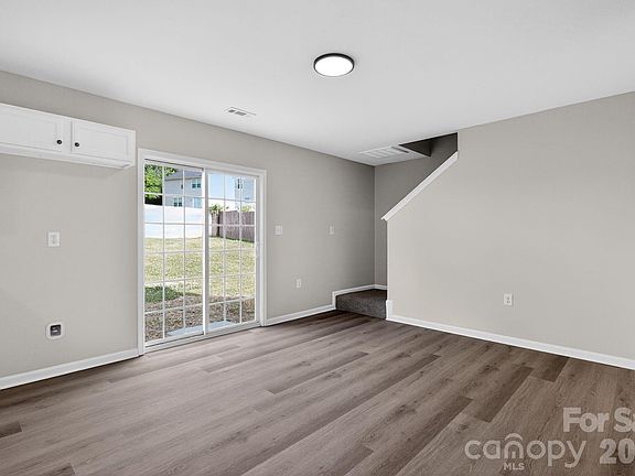 3rd image of 3212 Osceola Ln
