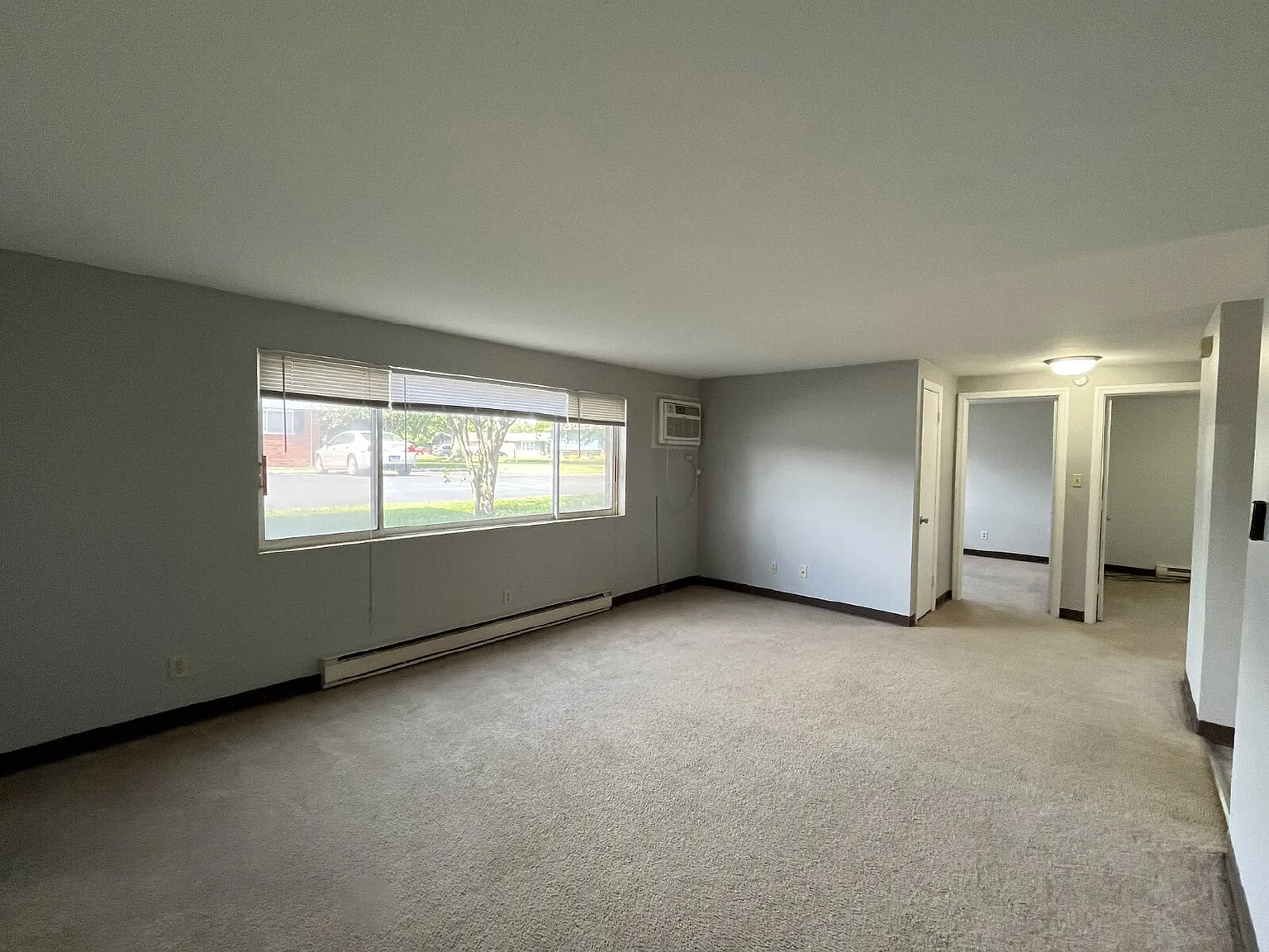 2 bed, 1.0 bath, $950 — Photo 4