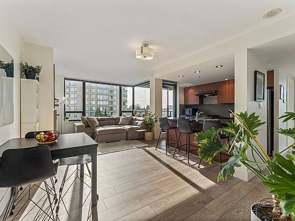 5th image of 9180 Hemlock Dr #8XX