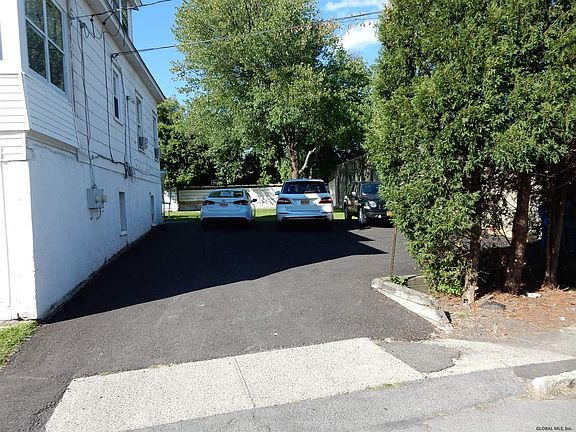 2nd image of 16 Yardboro Ave