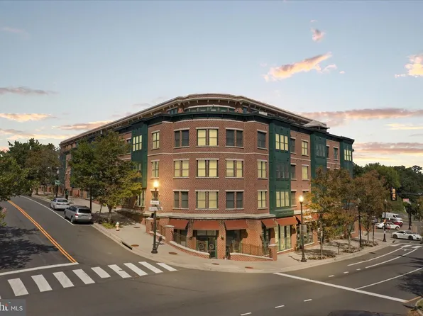 2101 Monroe #111, Arlington, VA 22207