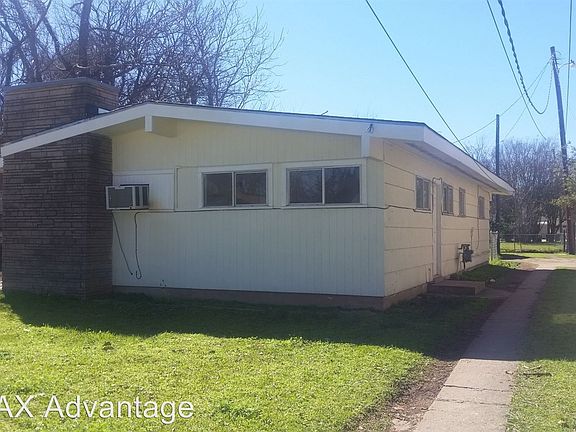 2nd image of 2560 1/2 Lamar St