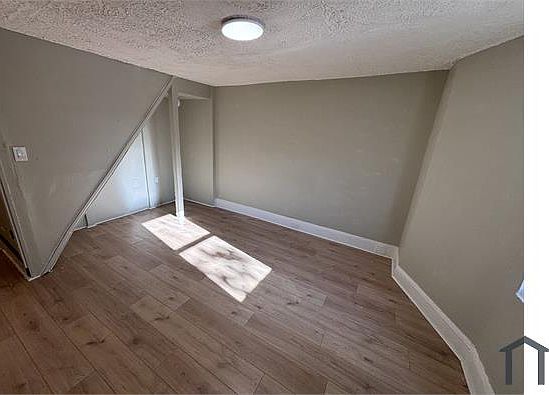 5th image of 1636 E State St