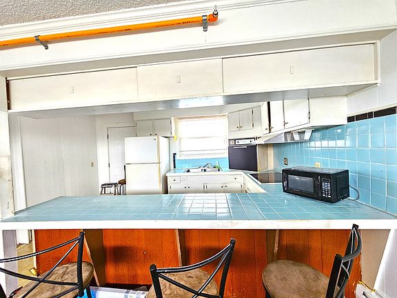 4th image of 1023 Eastern Shore Dr #2