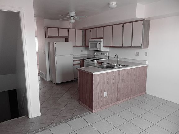 Kitchen/Dining rooms