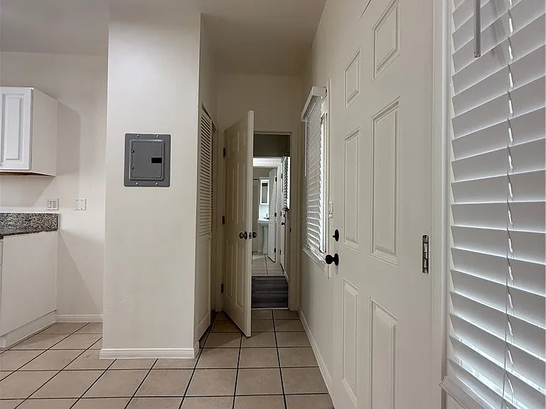 1085 Hoffman Ave #10 — Photo 4