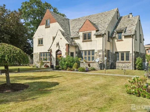 62 Green St, Woodbridge, NJ 07095