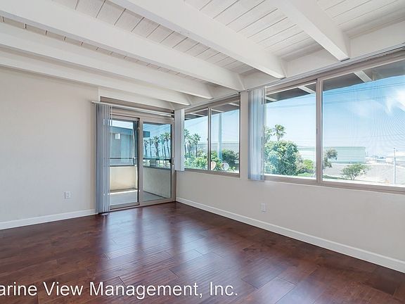 3rd image of 480 Rosecrans Ave APT 4