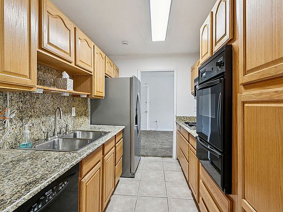 4th image of 3243 Continental Dr