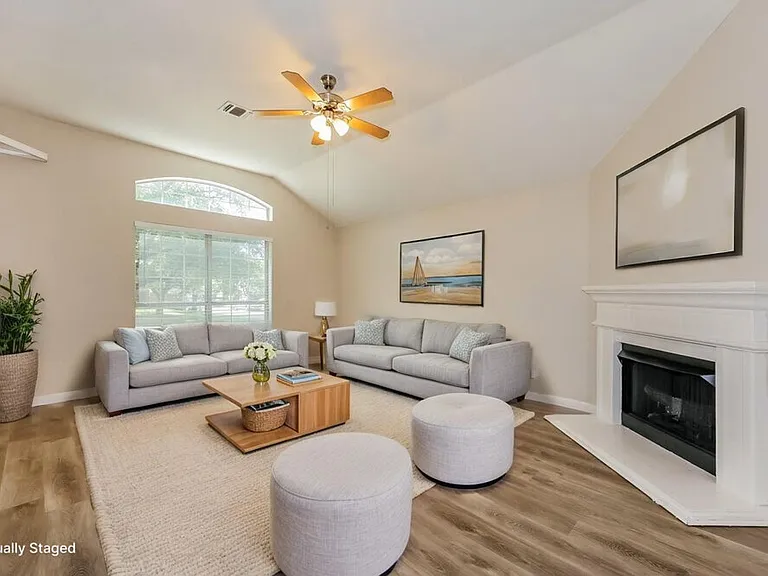 1601 Prescott Dr — Photo 3