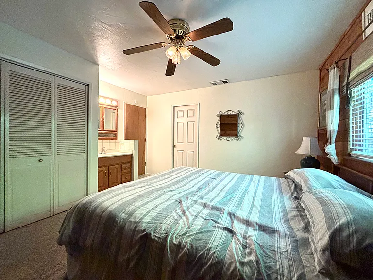211 Earl Ct — Photo 18