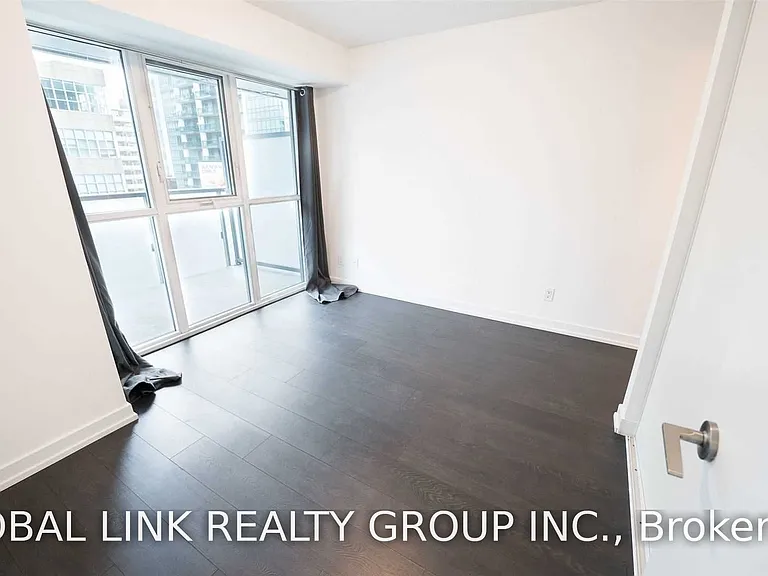 125 Redpath Ave #407 — Photo 11