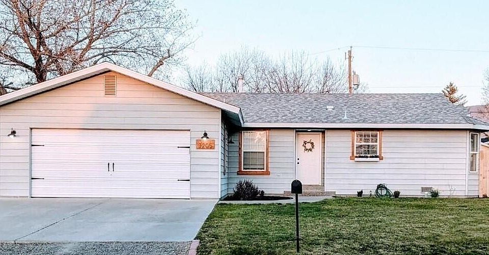 1st image of 3205 Sherwood Dr