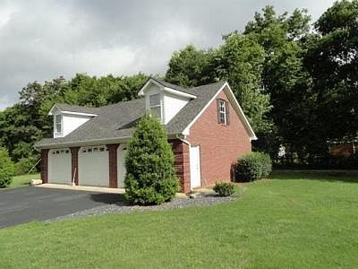 3rd image of 104 Red Cedar Way