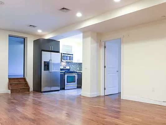 1st image of 80 Lexington Ave APT 104
