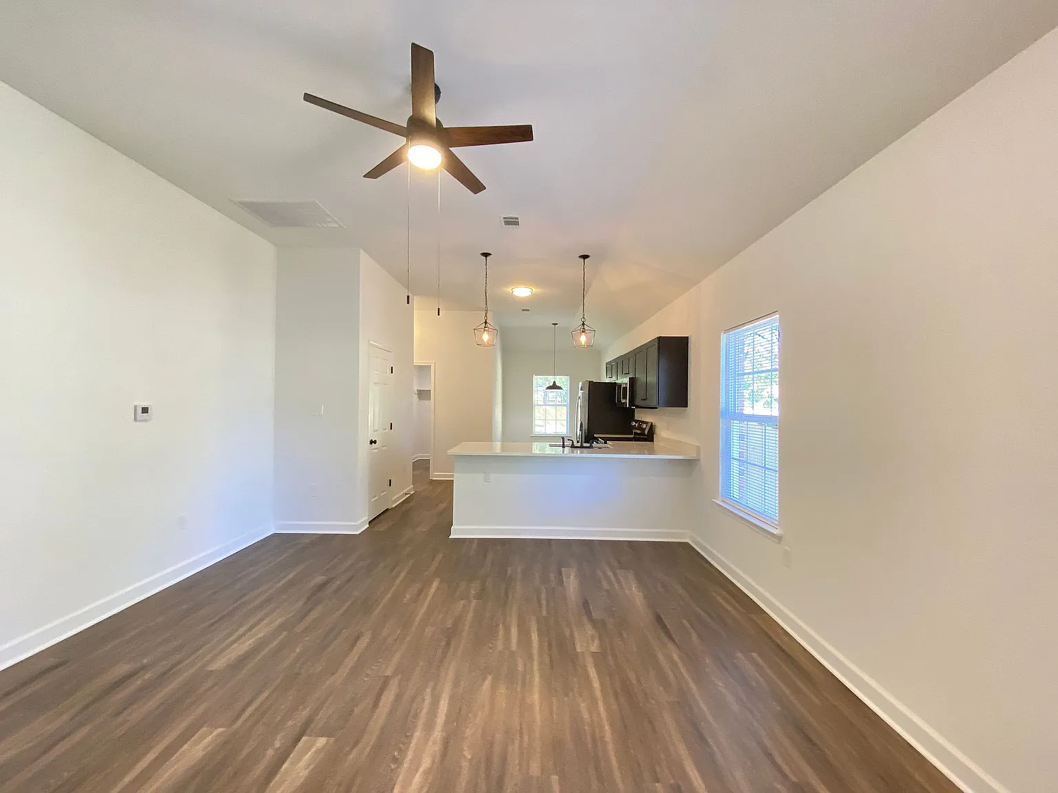 1818 S Summit St — Photo 4